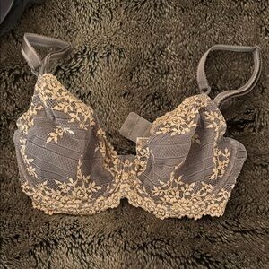 Lace Embrace Wacoal Bra in Brown and Cream